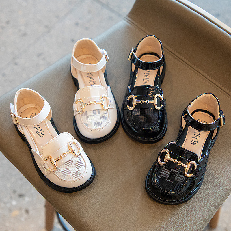 Girls' summer closed-toe sandals 2025 new style small leather shoes with soft soles anti-slip princess shoes for girls children's single sho