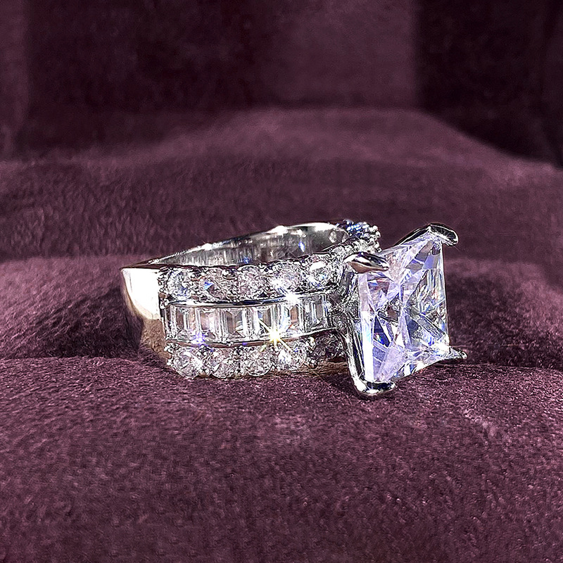 Bright Wedding Rings Luxury Jewelry 925 Sterling Silver Fill Large Princess White 5A Designer Cubic Zircon CZ Diamond Elegant Party Women Bride Ring F