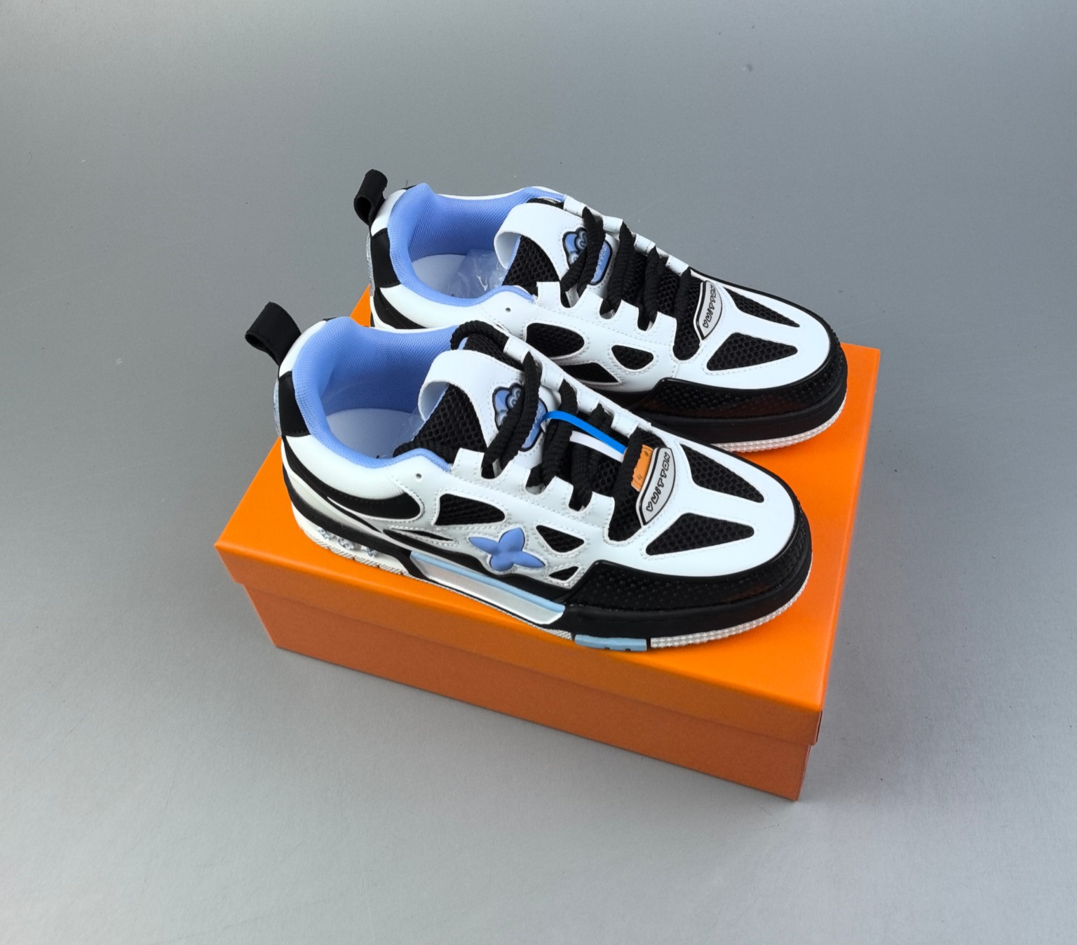 2025 Skate shoes designer sneakers luxury mens trainers sneaker casual shoes runner shoe outdoor leather flower skates tennis shoes women fashion men shoes 35-45 f18