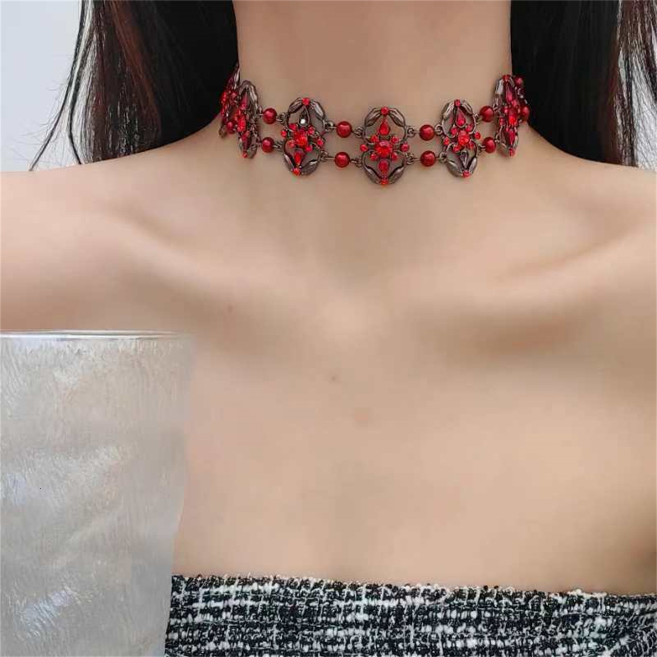 2025 Luxury Premium Red Crystal Pearl Advanced crystal Punk Gothic Hip Hop High Street Heavy Artisanal Craft Red-Black Choker Subculture Statement Jew