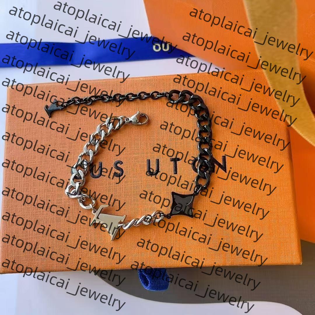 2025 designer bracelet designer Classic clover bracelet Fashion Bangle louise bracelet for Men and Women Gift Jewelry charm bracelet 5A
