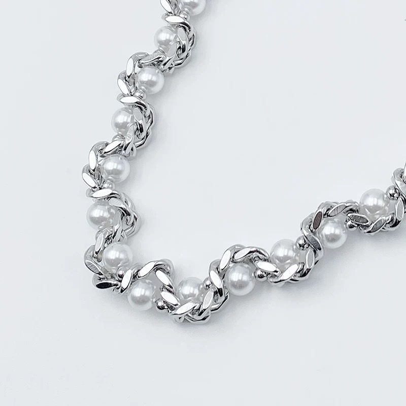2025 Luxury Premium Men's Niche Titanium Steel Pearl Wrapped Clavicle Choker Statement Neck Accessory Premium natural pearls Necklace