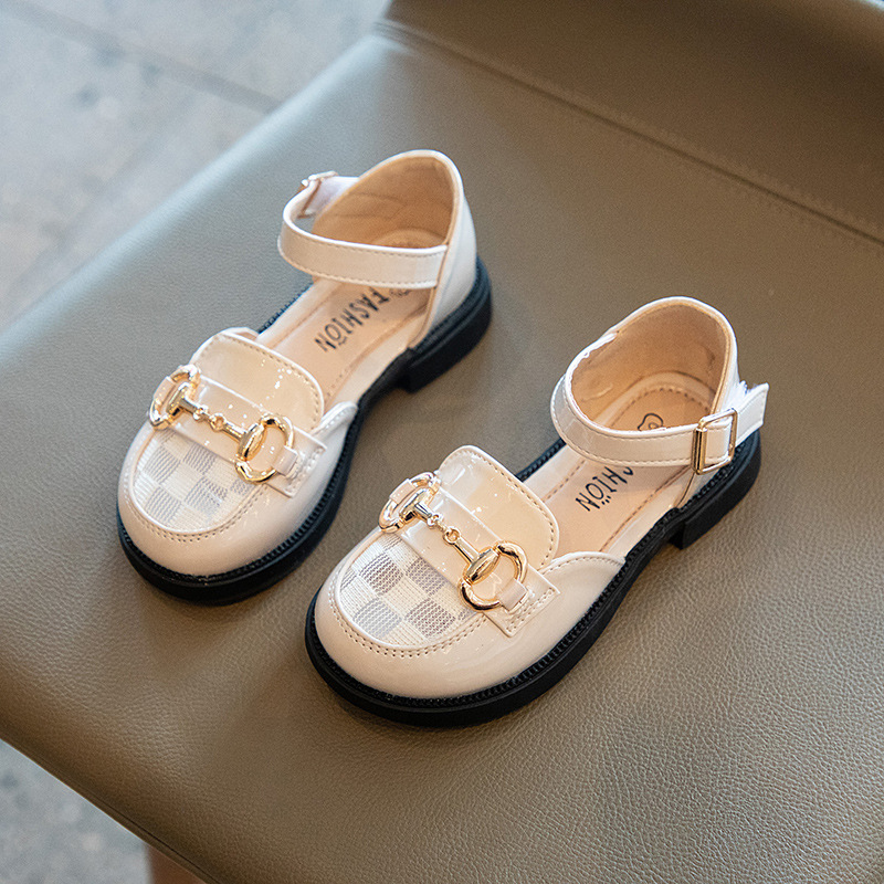Girls' summer closed-toe sandals 2025 new style small leather shoes with soft soles anti-slip princess shoes for girls children's single sho