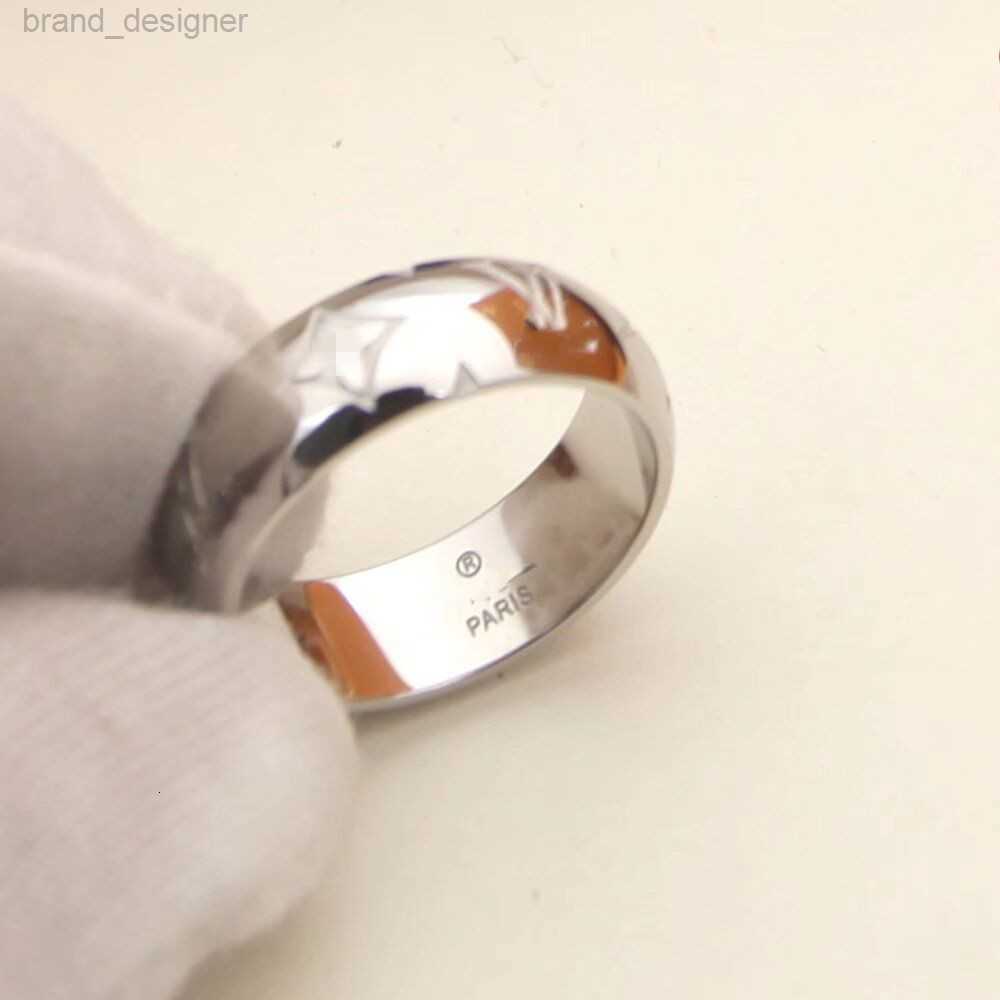 Boy Designer Girl 6Mm V Solid Ring Gold Sier Rose Stainless Steel Rings Engrave Women Men Love Wedding Jewelry Lady Party Gifts Big Size USA 6 7 8 9 10 11 Cf53 A5ff