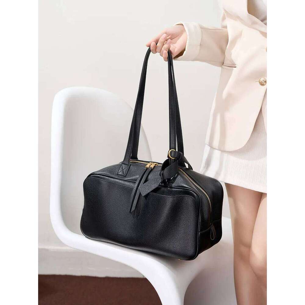 2025 Cowhide Big Boston Pillow Premium Sense Niche Underarm Women's Leather New Large Capacity Shoulder Bag 2025/06/19