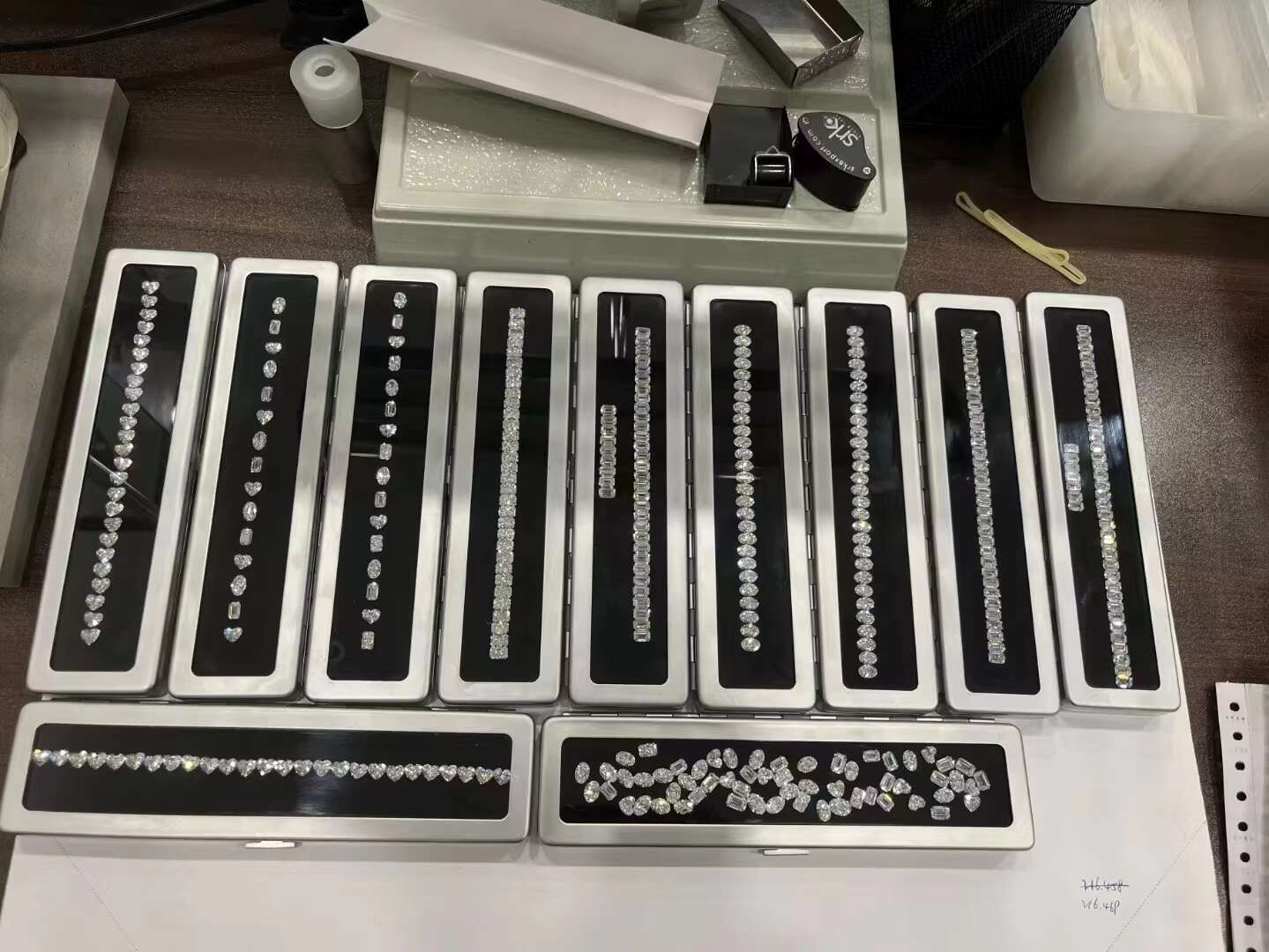 Wholesale CVD HPHT Lab-Grown Diamond 0.7-4.2-6.5-8-9-10-12-14mm Brilliant Round Cut DEF VVS VS IGI Certificate Loose Gemstones