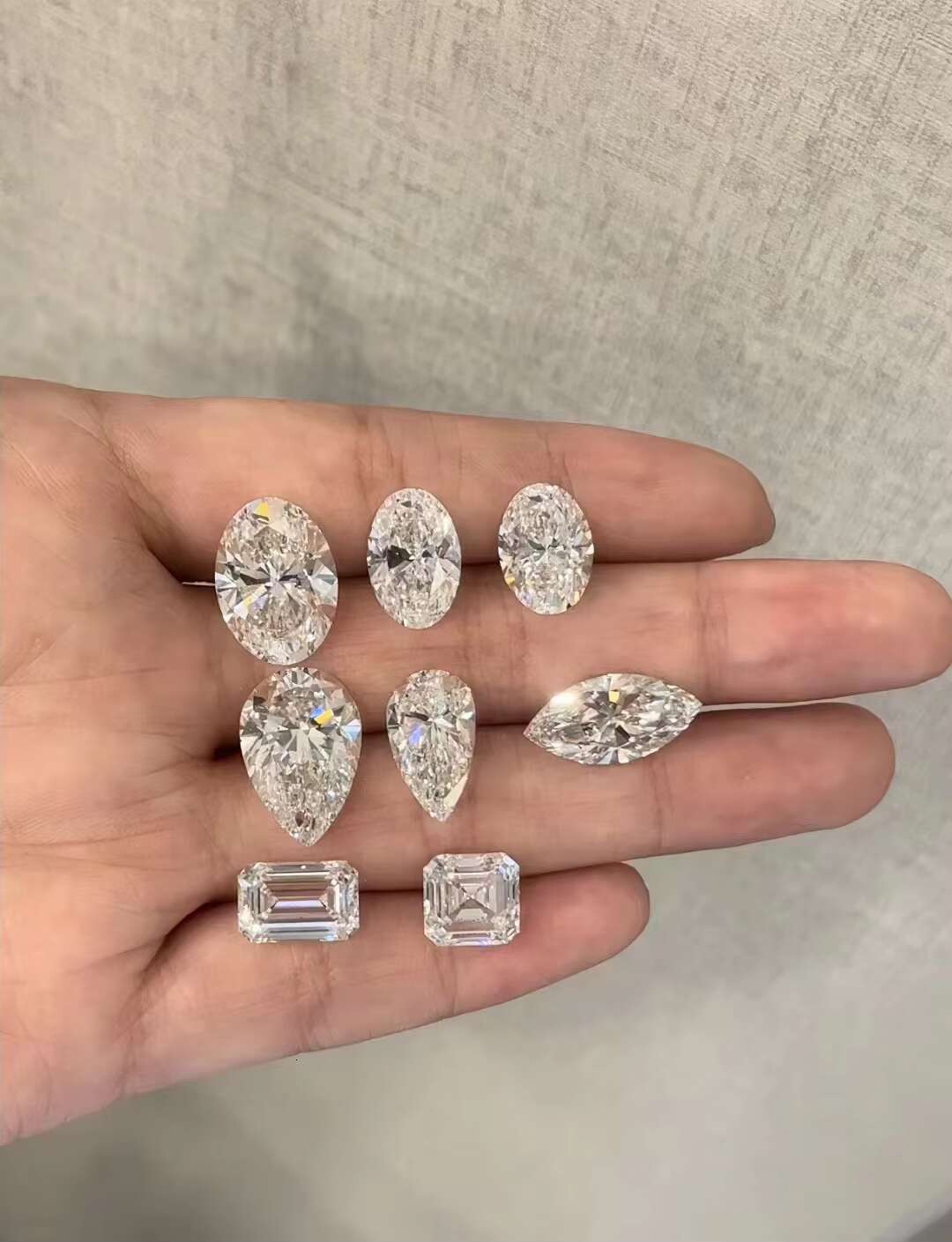 Wholesale CVD HPHT Lab-Grown Diamond 0.7-4.2-6.5-8-9-10-12-14mm Brilliant Round Cut DEF VVS VS IGI Certificate Loose Gemstones