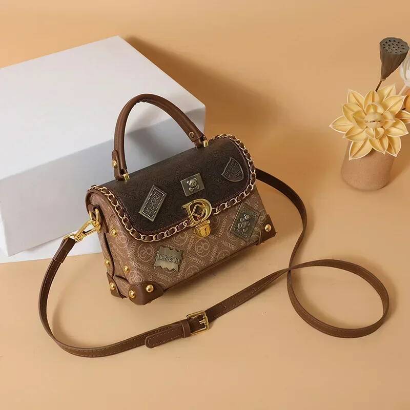 DHSM Vintage Patchwork Handbag Fashion Emed Girls Shoulder Bag European and American Badge Ladies Crossbody PU Material