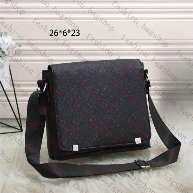 M45272 Men's Crossbody Postman bag Luxurys Designers bags Men purses Classic Style Fashion bag messenger bagss sacoche pouch woMen's wallet briefcase designers bag
