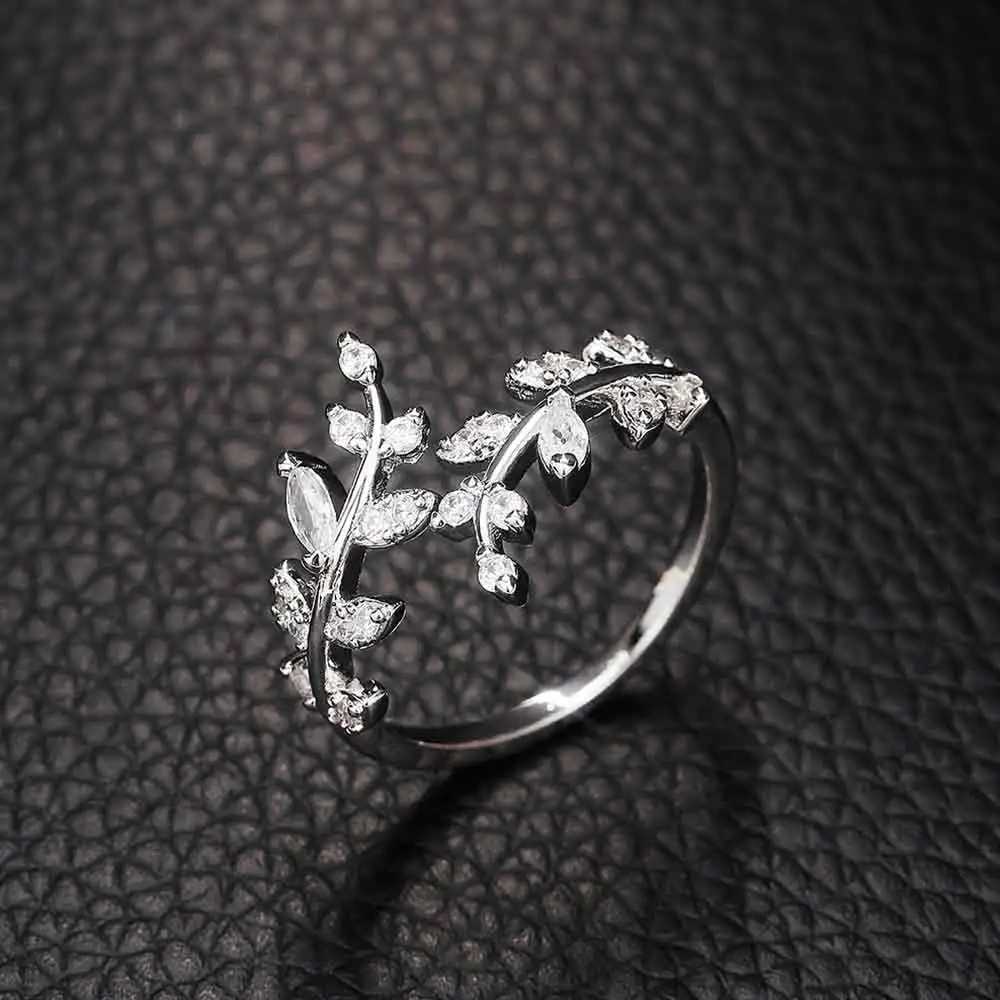 Huitan Fancy Leaf Design Adjustable Opening Rings for Women Sparkling Cubic Zirconia Olive Ring Party Daily Wear Fashion Jewelry M250620
