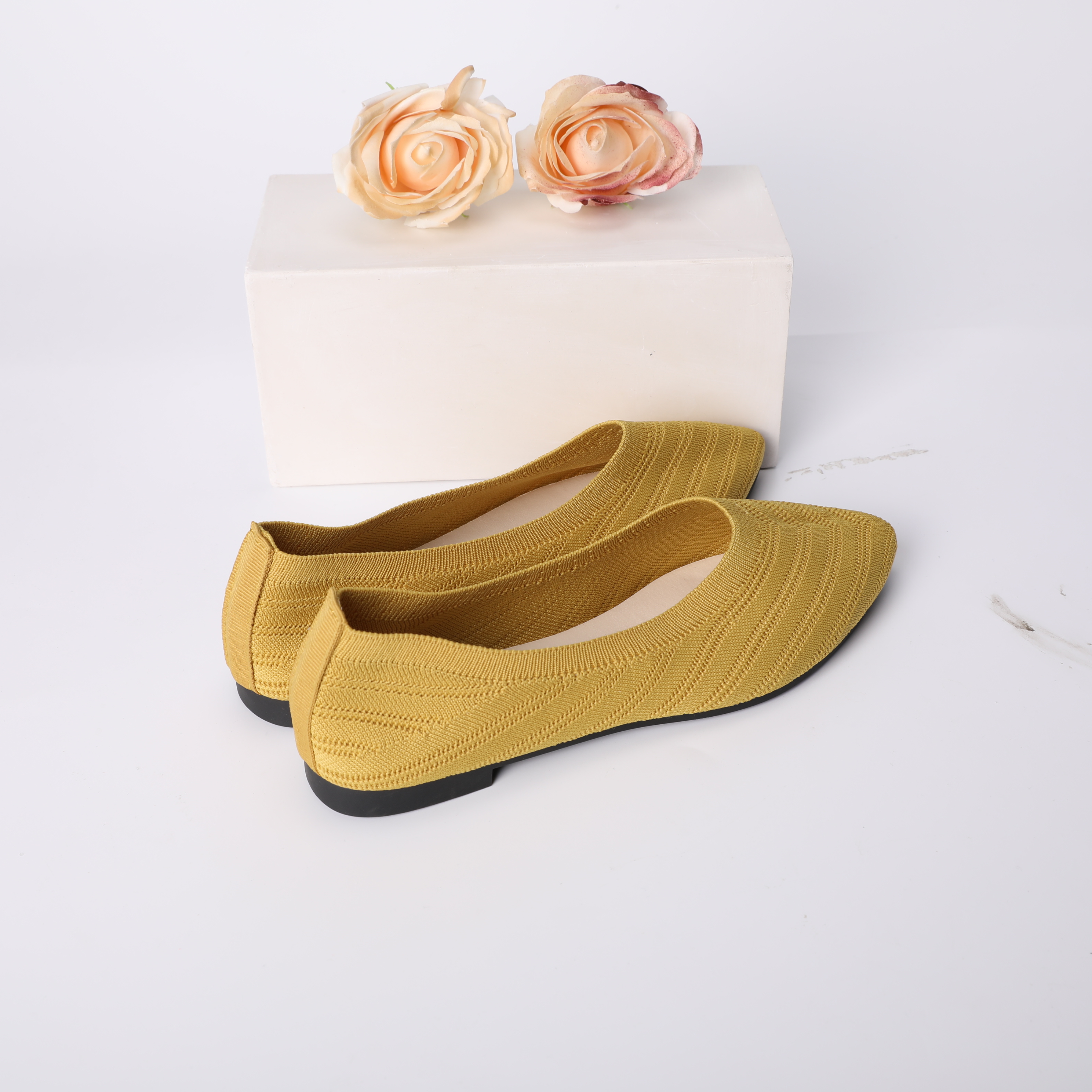 0630-Women's summer cut-out fly-knit single shoes, women's breathable soft-soled high heels, fashionable, casual and versatile