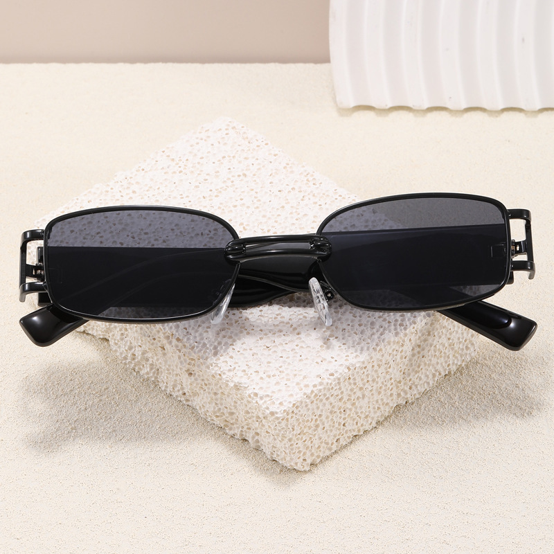 2025 Premium Metal Rectangular Frame Hip Hop Streetwear Sunglasses Square Wide Temples Trendy Luxury Eyewear for Women