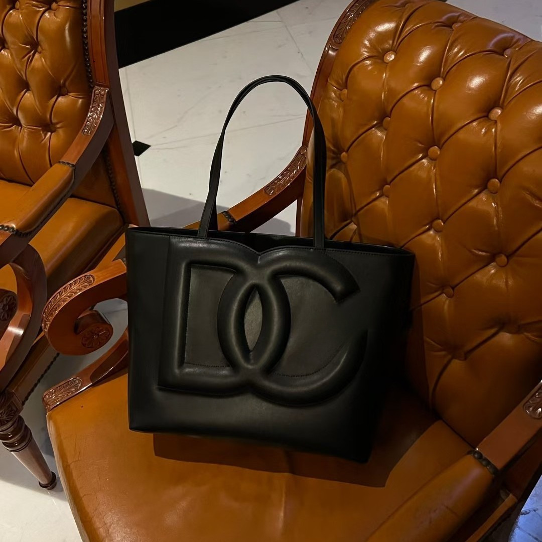 Luxury Designer Bag Women 2025 Summer New Tote Bag Shoulder Handbag Large Bag Simple Fashion Handbag High Sense Bag Leather Top Quality