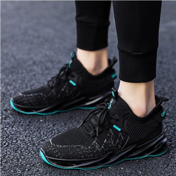 Spring and summer new men's shoes breathable fly woven lace up running shoes trendy and fashionable casual sports shoes ddmycat