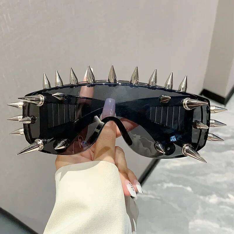 Cyberpunk Demon Metal Rivet Party Sunglasses Steampunk Punk for Women Men Designer Sun Glasses Shade Eyewear
