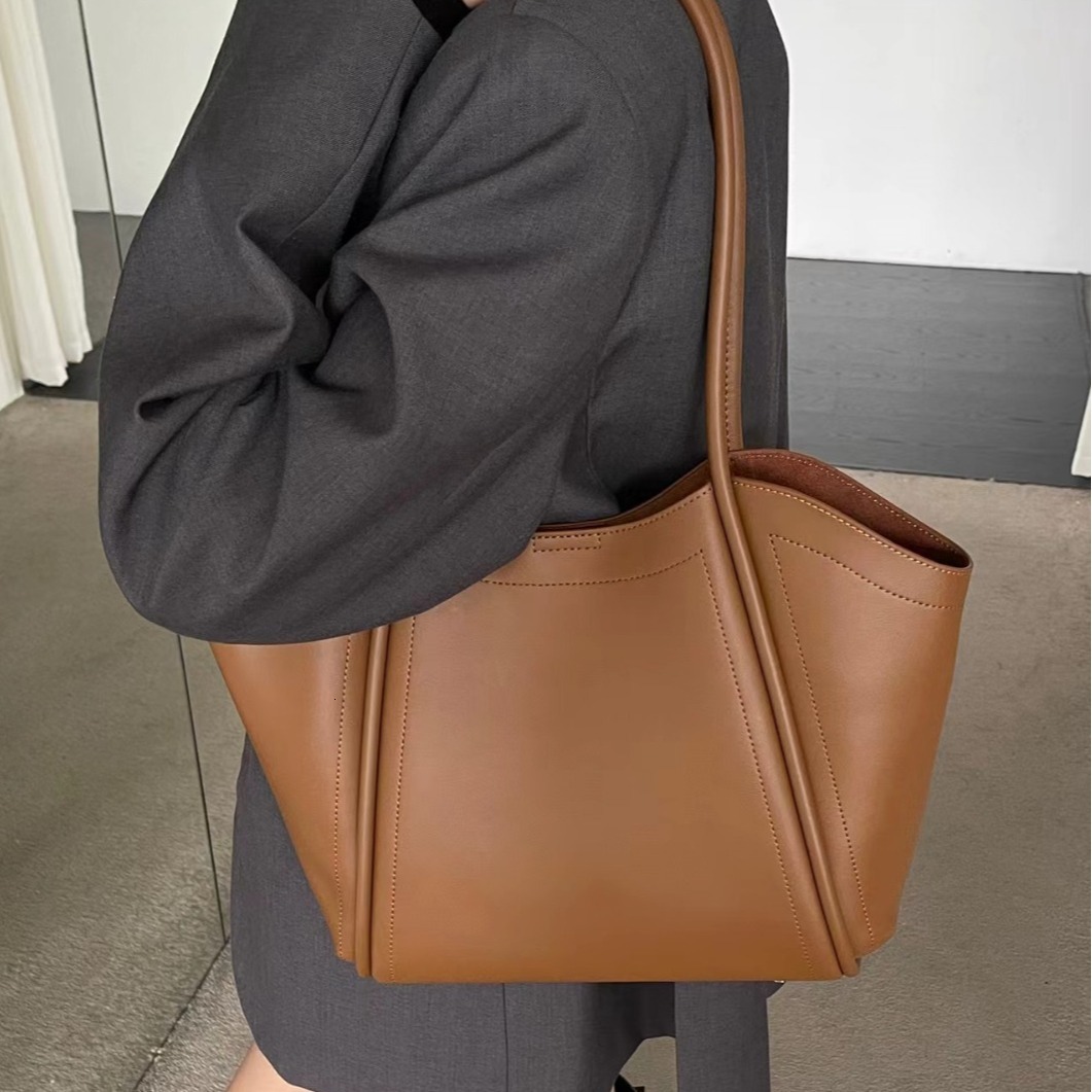 Free Shipping 2025 New Niche Soft Leather Wing Bag For Women Luxury Large Capacity Designer Bags High-end Commuter Genuine Leather Shoulder Cowhide La