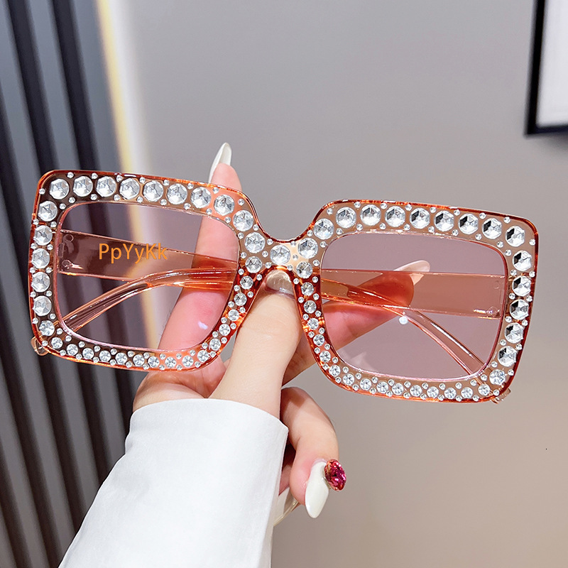 Womens High-End Diamond-Studded Sun Protection Sunglasses Trendy Street Style Fashionable UV Protection Glasses for Travel Moissanite sunglasses