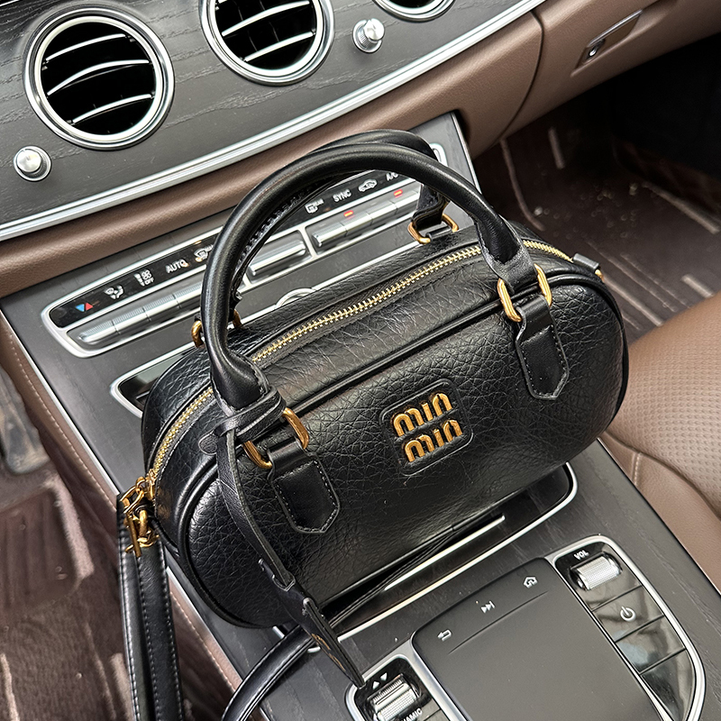 Designer Bags Fashion Shoulder Bags Luxury Bag Crossbody Purse and winter frosted bowling bag for women's new fashion versatile crossbody super p