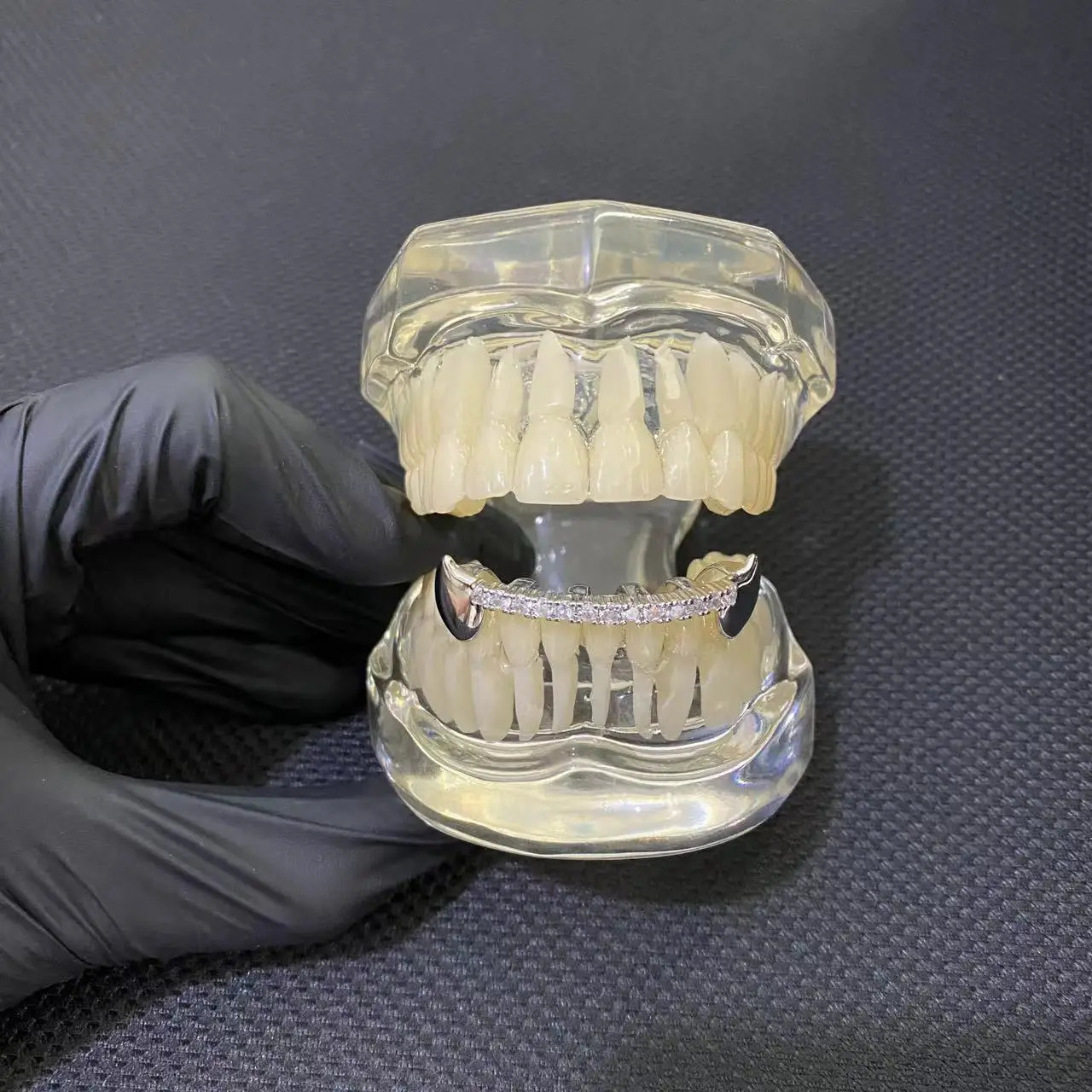 YOUNGX Hip Hop Horizontal Bar CZ Stone Tooth Caps For Women Men Jewelry Vintage Shiny Zircon Teeth Fangs Dental Grills 250613