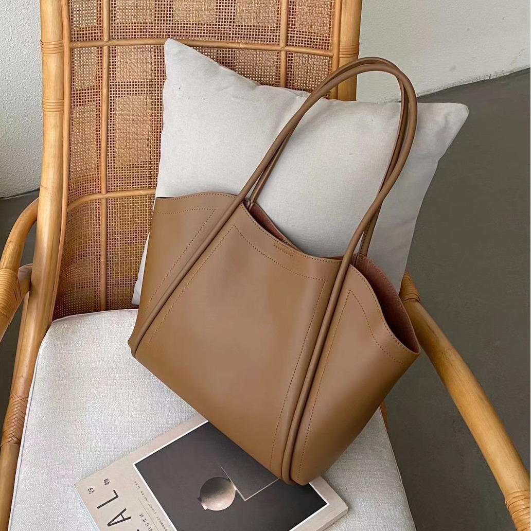 Free Shipping 2025 New Niche Soft Leather Wing Bag For Women Luxury Large Capacity Designer Bags High-end Commuter Genuine Leather Shoulder Cowhide La