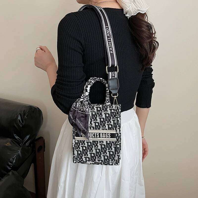 Versatile Women's Crossbody Bag - Brand Leather Handbags, Timeless Shoulder & Fashionable Tote Bags