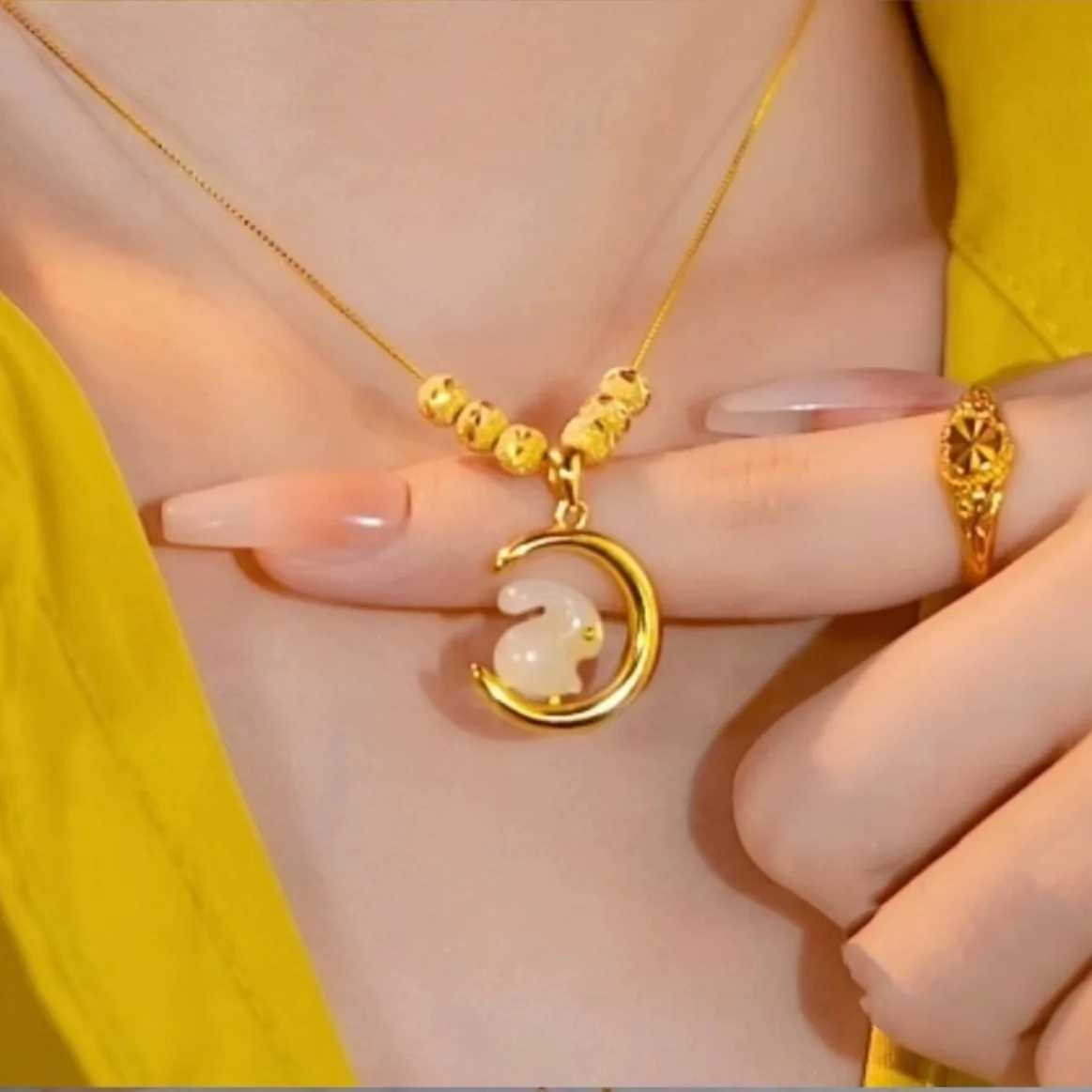 Real 18K Gold Smooth Moon Jade Rabbit Jade Pendant Necklace for Women Engagement Birthday Wedding Chain Necklaces Jewelry Gifts XJ250620