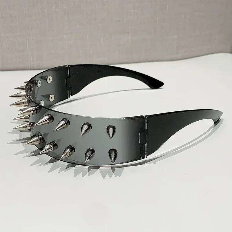 Cyberpunk Demon Metal Rivet Party Sunglasses Steampunk Punk for Women Men Designer Sun Glasses Shade Eyewear