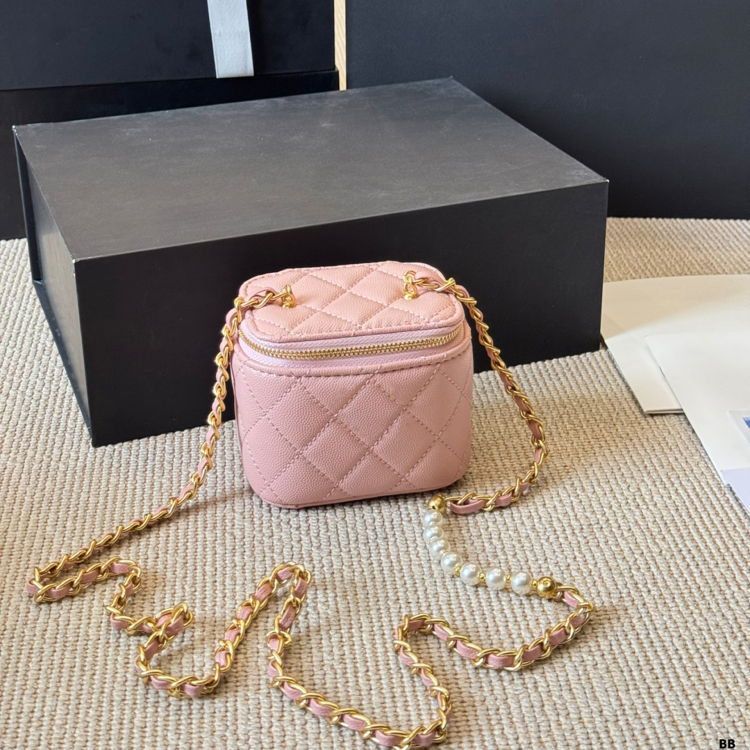 Designer Vanity Bag with Mirror Cosmetic Bags Chain Strap Crossbody Bag High Quality Leather Bag Womens Make Up Case Handbag Mini Small Makeup Bag Vanity Case 10x9cm