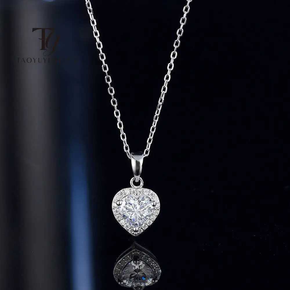 TY 1carat Moissanite Heart Pendant Womens Necklace D Color Real 925 Sterling Silver Necklace Shining Heart Valentines Day GiftXJ250620