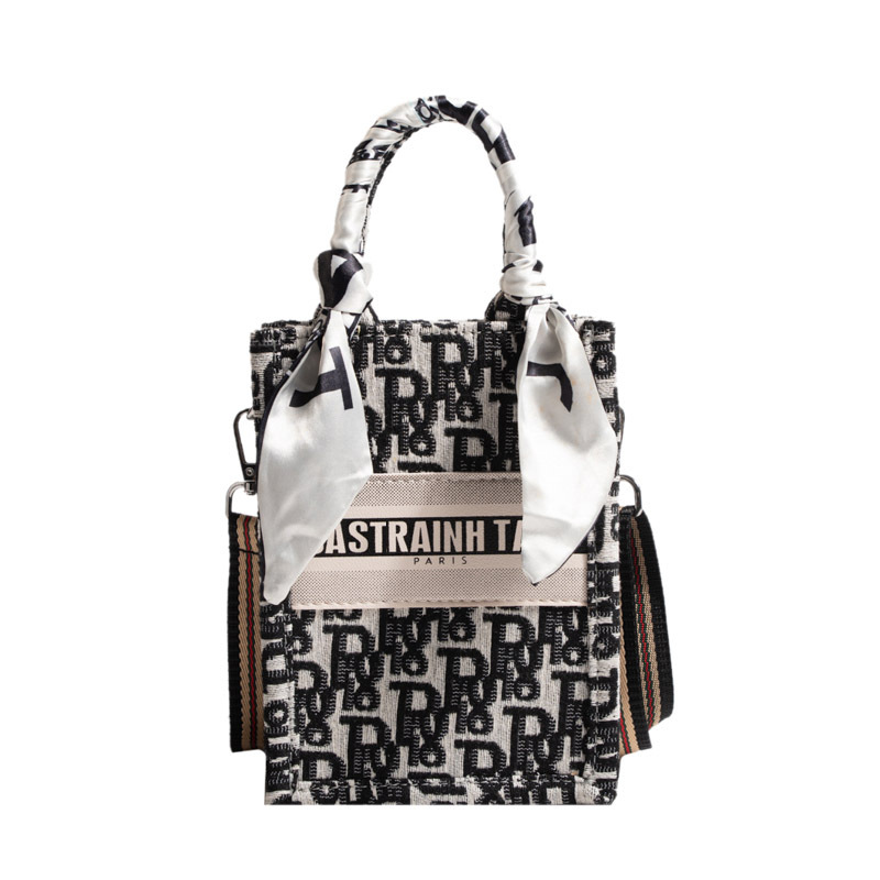 Free shipping 2025 new designer Shoulder Bags womans ladies flap girl lady Embroidered tote bag fashion casual handbag women crossbody Underarm Bag