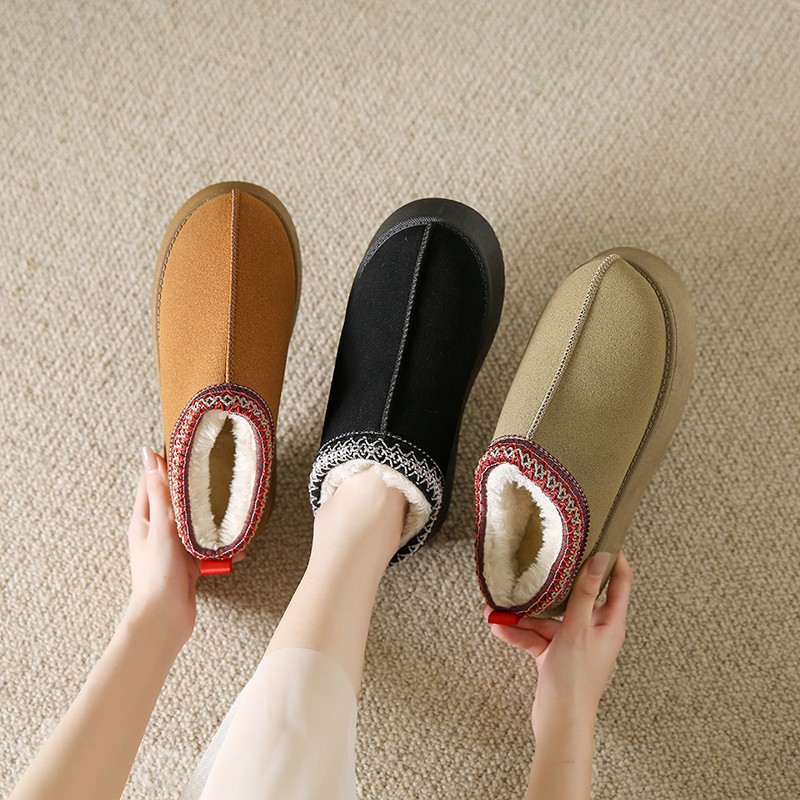 2025 new European Women's Snow Boots Winter Fashion One-piece Enclosed-toe Slippers Platform Thick-soled Warm Cotton Shoes for Women