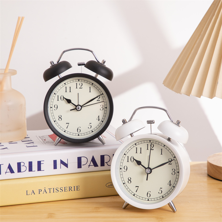 Vintage Double Bell Alarm Clock Classic Metal Shape Bedroom Bedside Silent Alarm Wake Up Call for Students