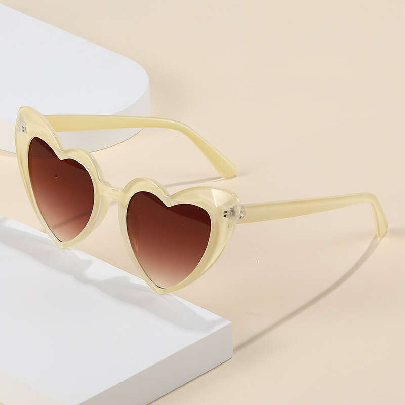 Fashionable Cut Surface for Women Candy Color Heart Shape Unique Trendy Sunglasses Glasses