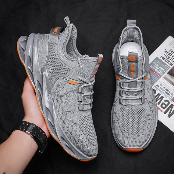 Spring and summer new men's shoes breathable fly woven lace up running shoes trendy and fashionable casual sports shoes ddmycat