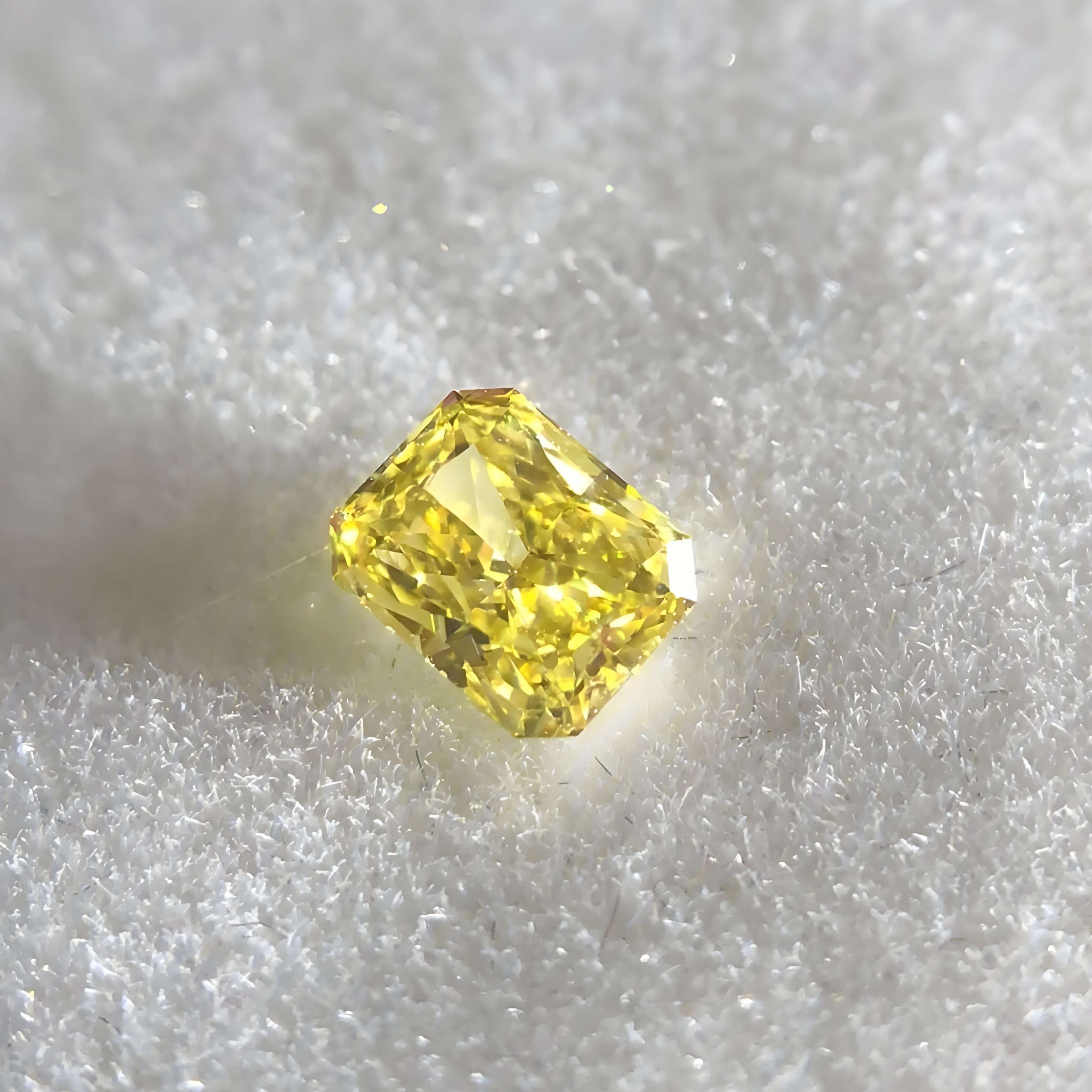 Yellow Radiant Cut 0.5carat- 2.5carat Lab Grown Diamond HPHT CVD Diamond Fancy Yellow Color VVS VS 3EX LooseDiamond IGI GIA