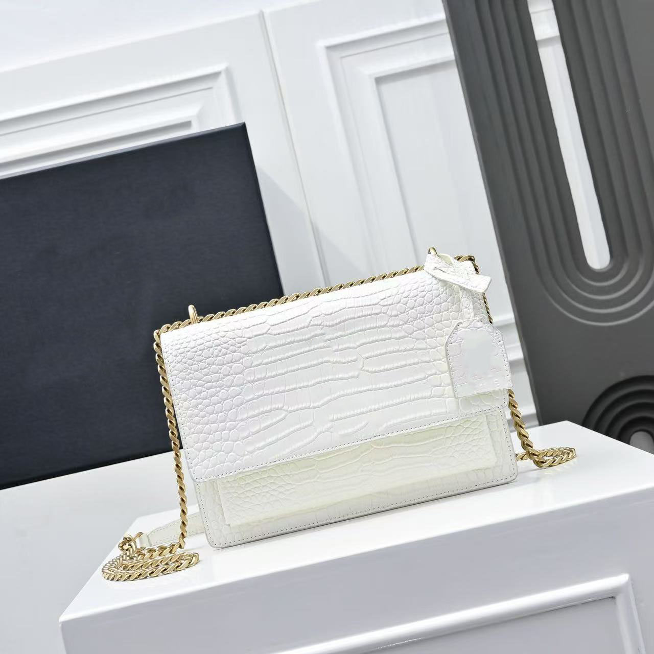 2025 luxury designer crocodile classic handbag casual handbag leather one-shoulder makeup bag and cross-body bag
