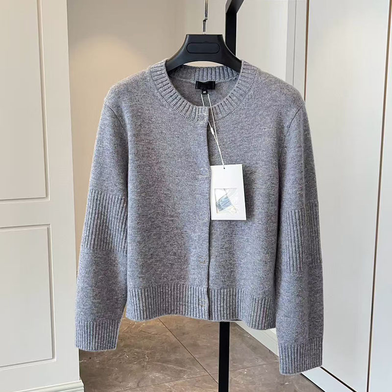 Designer's new women's knitted cardigan with letter metal button decoration for spring and summer high-quality women's tops in Asian sizes s-XL