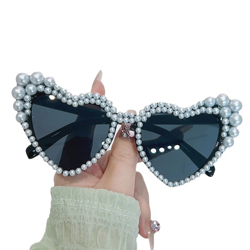 Designer brand sunglasses Oversized Frame Asymmetric Center Pearl-Inlaid Peach Heart Sunglasses UV Protection Luxury Eyewear for Women