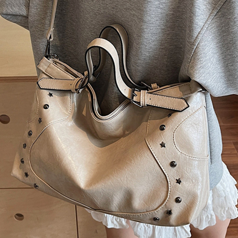 Free shipping designer Relaxed Feel Bag for Women Patchwork 2025 New Trendy Fashion Oil Leather Handbag Large Capacity Retro Commuter Shoulder Bag