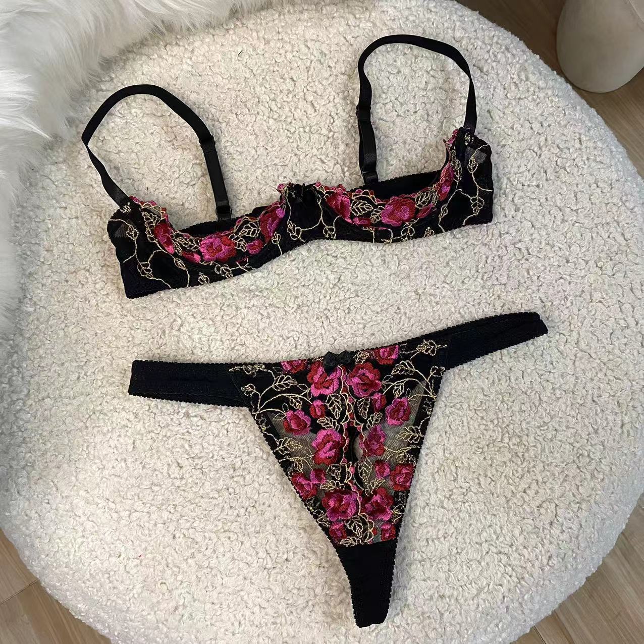 Sexy Lingerie Open Bra Crotchless Rose Lace Embroidery Bra with Panties Suit Women Sexy Underwear Set Lenceria Femenina S18101509