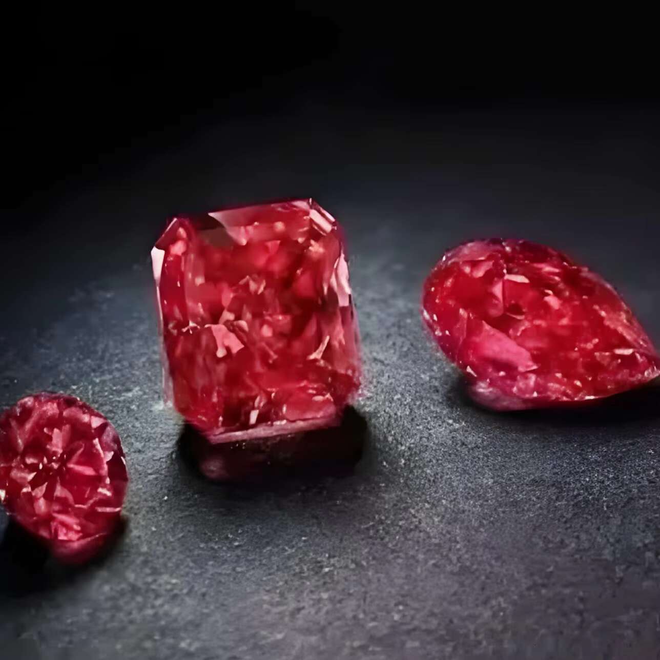 1-10carat Lab Grown IGI GIA NGTC Certified Man Made Red CVD Loose Lab Diamond Cushion Round Oval Cut From India Factory