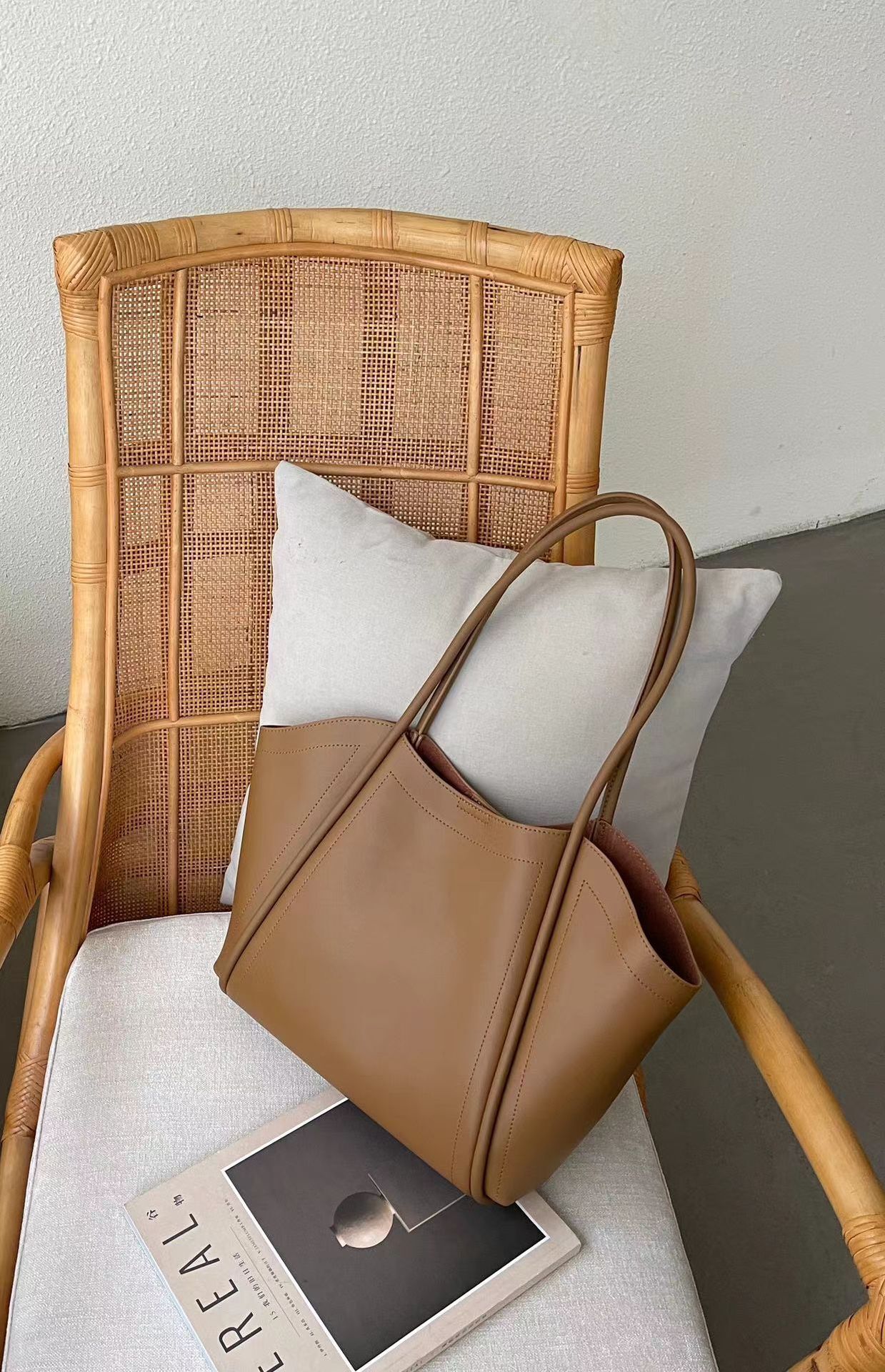 Free Shipping 2025 New Niche Soft Leather Wing Bag For Women Luxury Large Capacity Designer Bags High-end Commuter Genuine Leather Shoulder Cowhide La