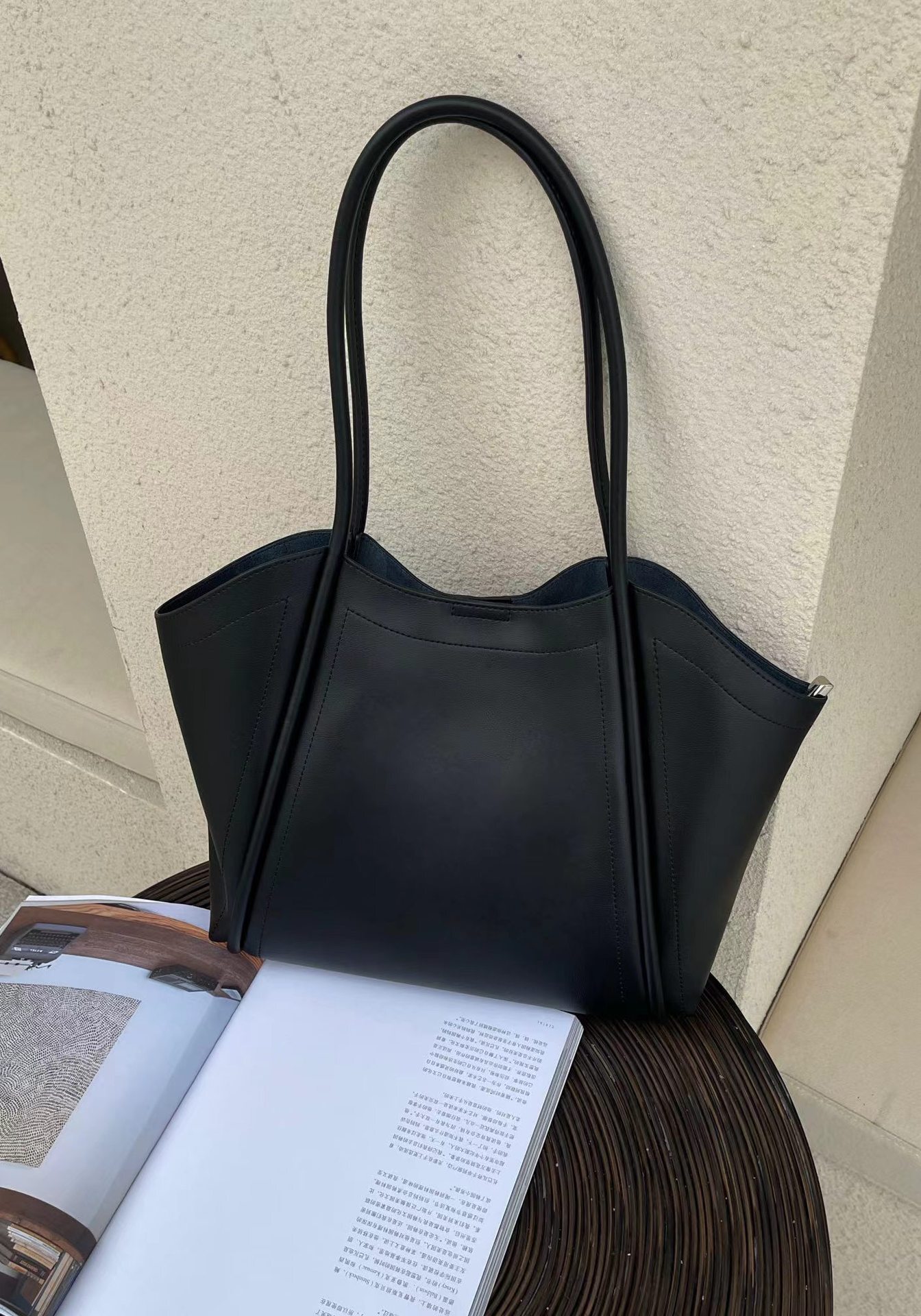 Free Shipping 2025 New Niche Soft Leather Wing Bag For Women Luxury Large Capacity Designer Bags High-end Commuter Genuine Leather Shoulder Cowhide La