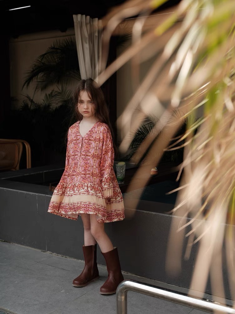Girl Bohemian printed long sleeved dress casual dress vacation dress Simple and versatile dress