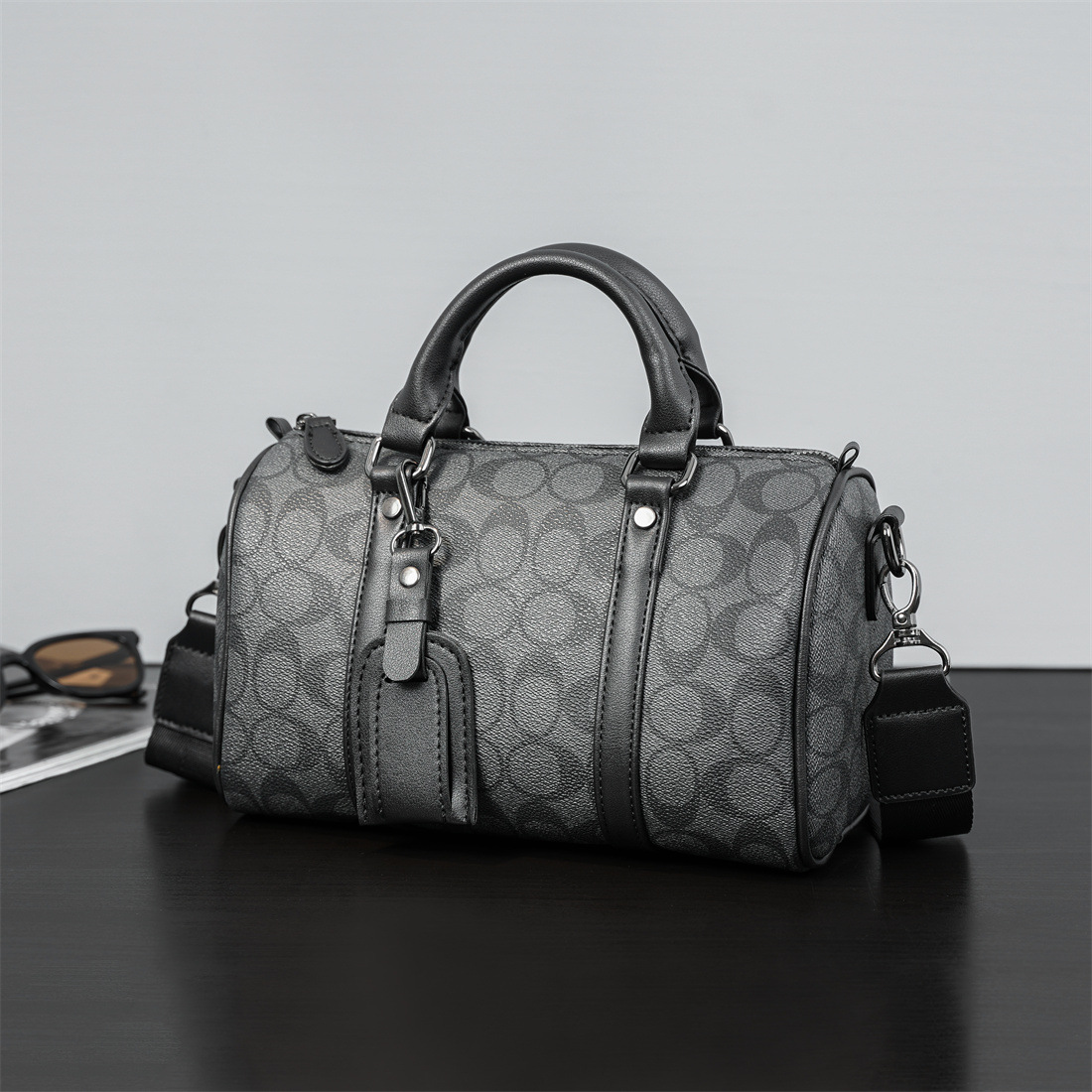 hot Free shipping designer cross body for Men Handbag casual versatile shoulder bag street outdoorcouple shoulder bag travel bag