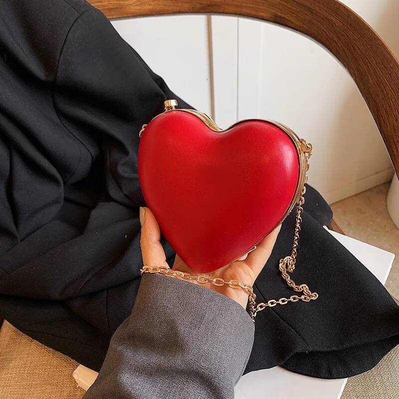 DHSM Heart Shaped Fashion Clutch Evening Female Designer Shoulder Bag High-Grade Wedding Party Lovely Mini Chain Purse
