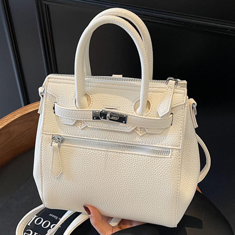 Free shipping designer Bag Korean Niche Lightweight Shoulder Bag Women Bag 2025 New Commuter Handbag Lychee Pattern Convertible Backpack Tote Bag