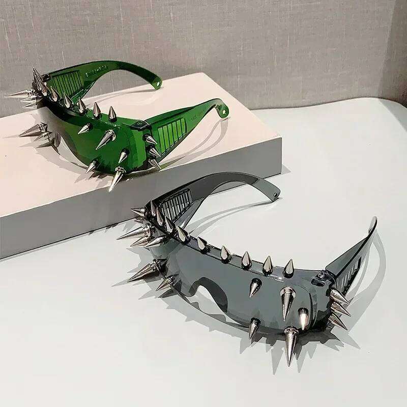 Cyberpunk Demon Metal Rivet Party Sunglasses Steampunk Punk for Women Men Designer Sun Glasses Shade Eyewear