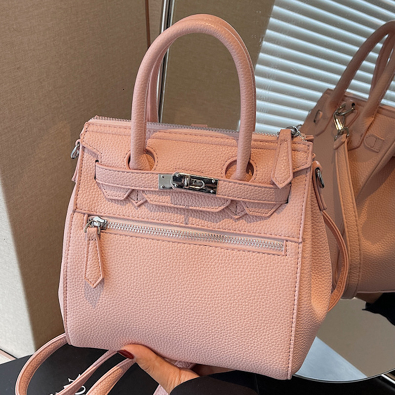 Free shipping designer Bag Korean Niche Lightweight Shoulder Bag Women Bag 2025 New Commuter Handbag Lychee Pattern Convertible Backpack Tote Bag