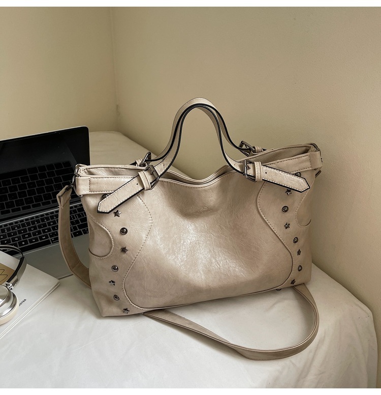 Free shipping designer Relaxed Feel Bag for Women Patchwork 2025 New Trendy Fashion Oil Leather Handbag Large Capacity Retro Commuter Shoulder Bag